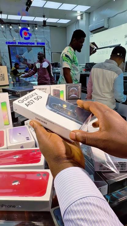 Achetez ce téléphone fort et résistant à l&rsquo;eau chez Congo Promo Store à Kinshasa
